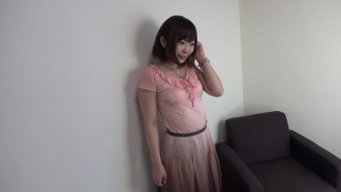 ちょっと地味な素人女子大生に声を掛けてモデル撮影と称してハメちゃいましたww  実はビッチな地味系女子大生